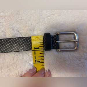 Levi’s Women’s Belt Black and Silver Polka Dots Size 42 Genuine Bovine Leather